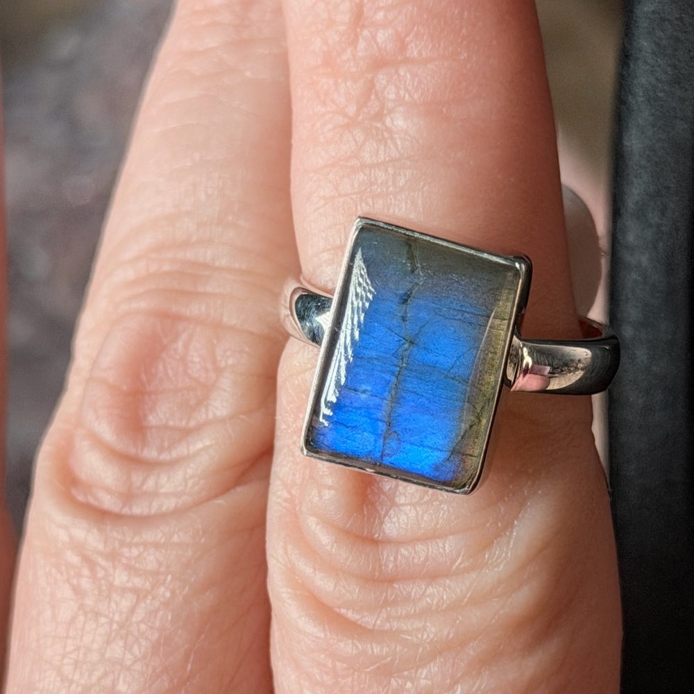 Peacock Blue Labradorite Ring • Solid 925 • Madagascar • Size 9